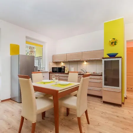 Spacerowa By Renters Apartman *