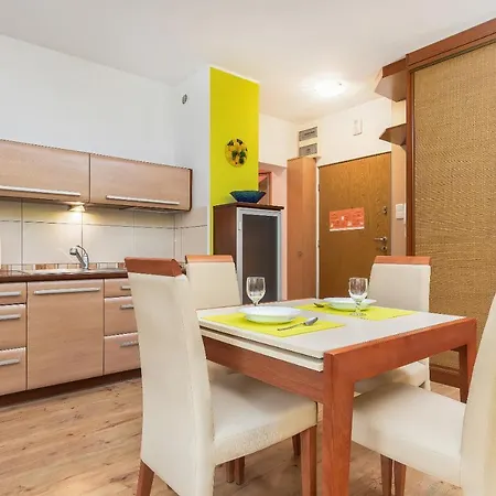 Spacerowa By Renters Apartman *